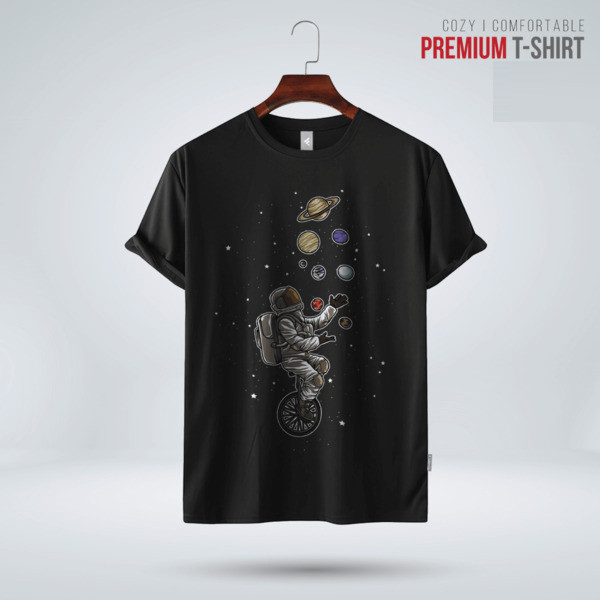 Mens Premium T-Shirt - Astronaut Juggling Planets